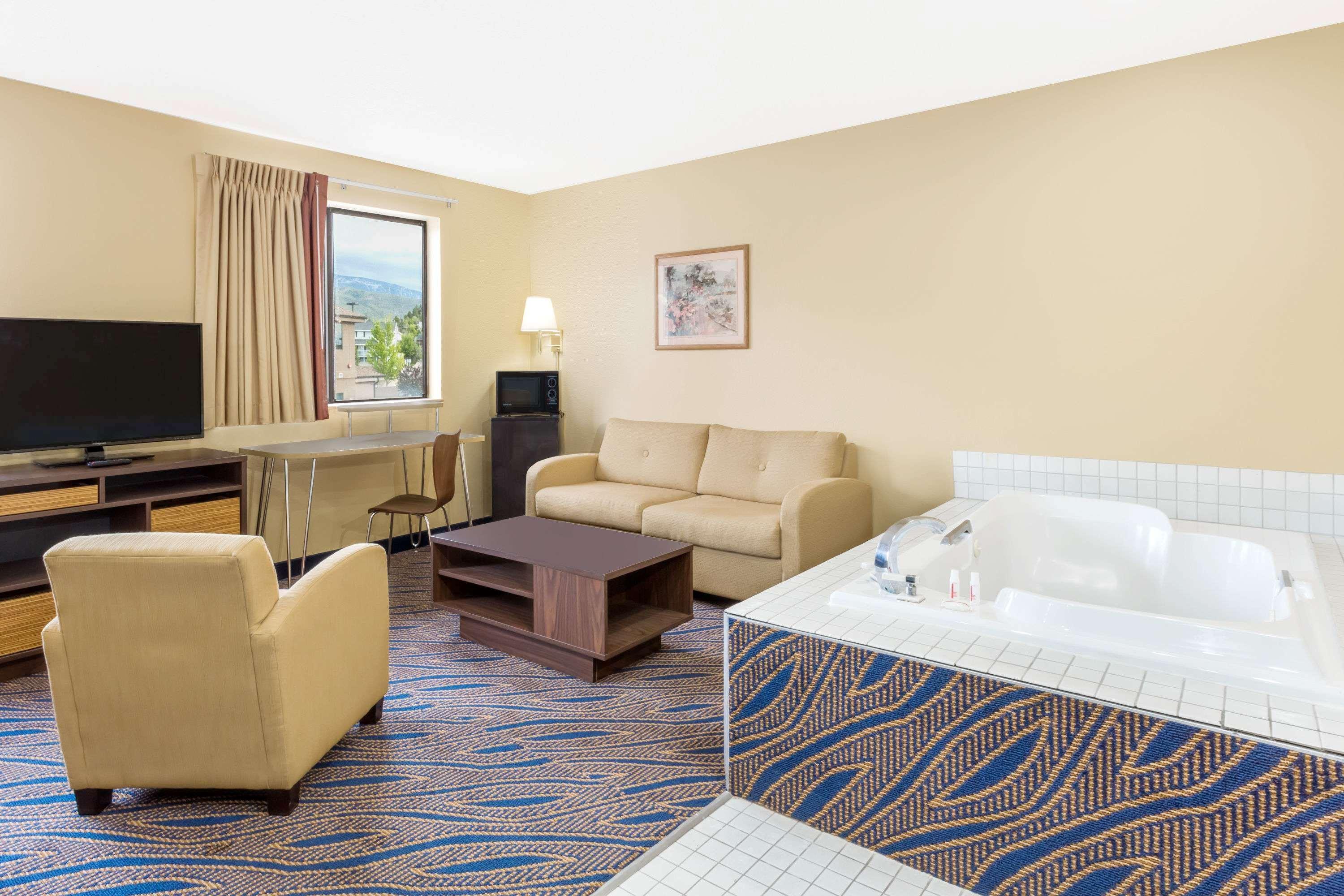 Super 8 By Wyndham Cedar City Exterior foto